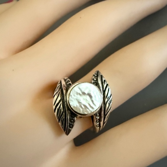 CFJ Jewelry - Signed CFJ Ring Sterling Silver Mother of Pearl Leaf Design Size 7 QUALITY